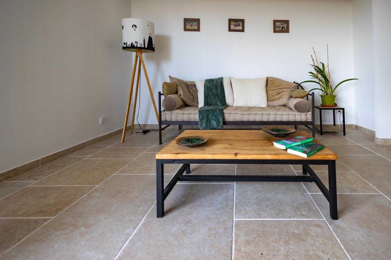 Gite La Mosaique Dauphin エクステリア 写真